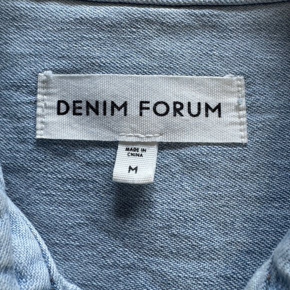 Aritzia Denim Forum The 80s Comfy Denim Shirt Blue Button Down Shirt Sz Medium - Picture 5 of 9